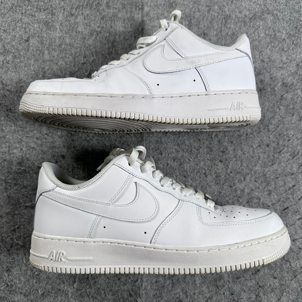 Nike Air Force 1 07 Low Mens 11 Triple White Leather Sneakers CW2288-111 AF1